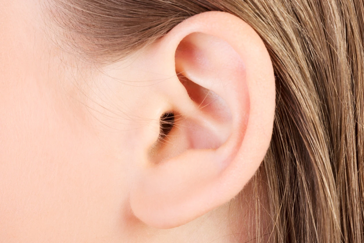 Boule du lobe d'oreille : kyste de l'oreille ou cicatrice chéloïde ...